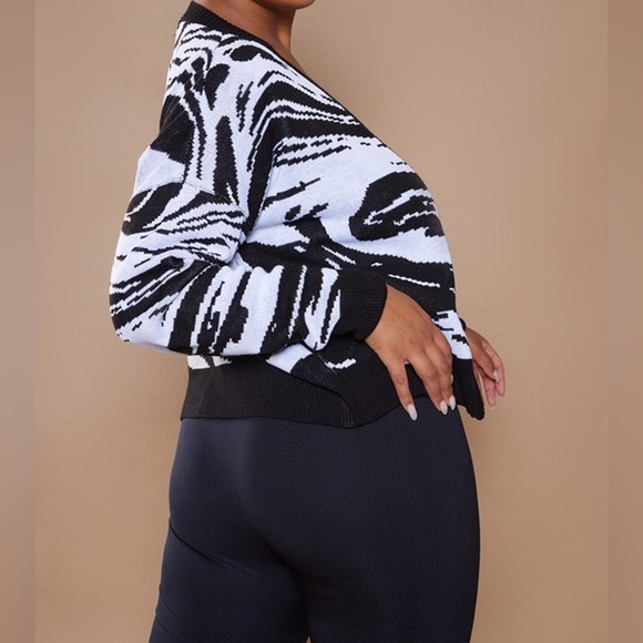 PrettyLittleThing Monochrome ZEBRA Knit Sweater CARDIGAN SIZE XXL - Picture 8 of 9